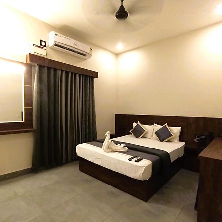 Hotel Elite Rāmeswaram Buitenkant foto